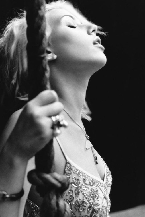 scarlett-johansson-spirit-02