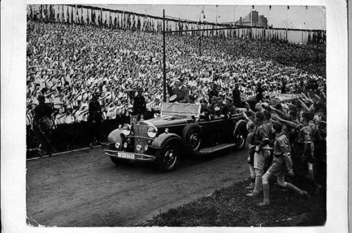 Foi o abandono dos princípios morais que gerou os poderes arbitrários sem limites